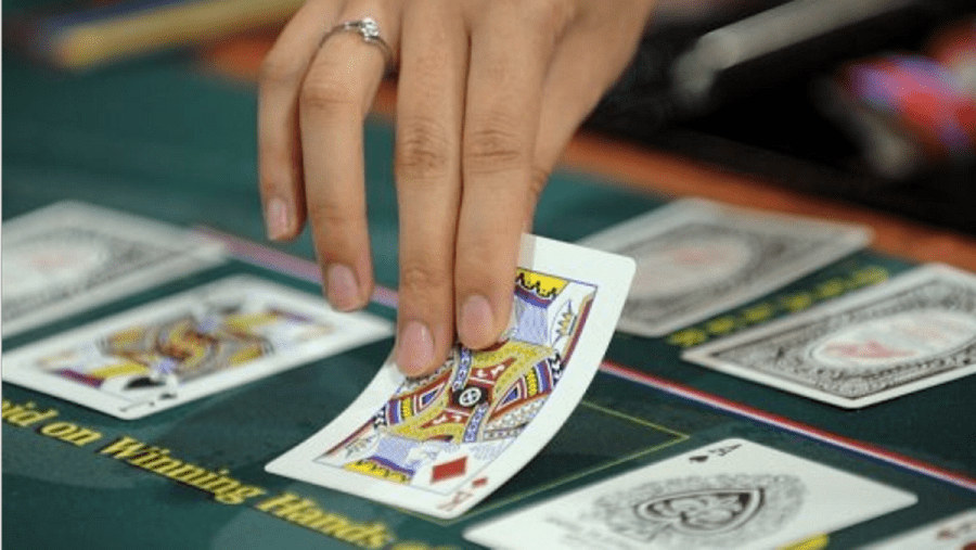 Ba dieu nen tranh xa khi choi Poker online