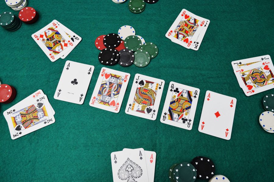 Nhung dieu ban can can nhac de tranh bi thua tham hai khi choi poker