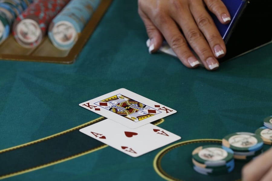 Chia sẻ bí kíp tách bài đỉnh cao trong Blackjack